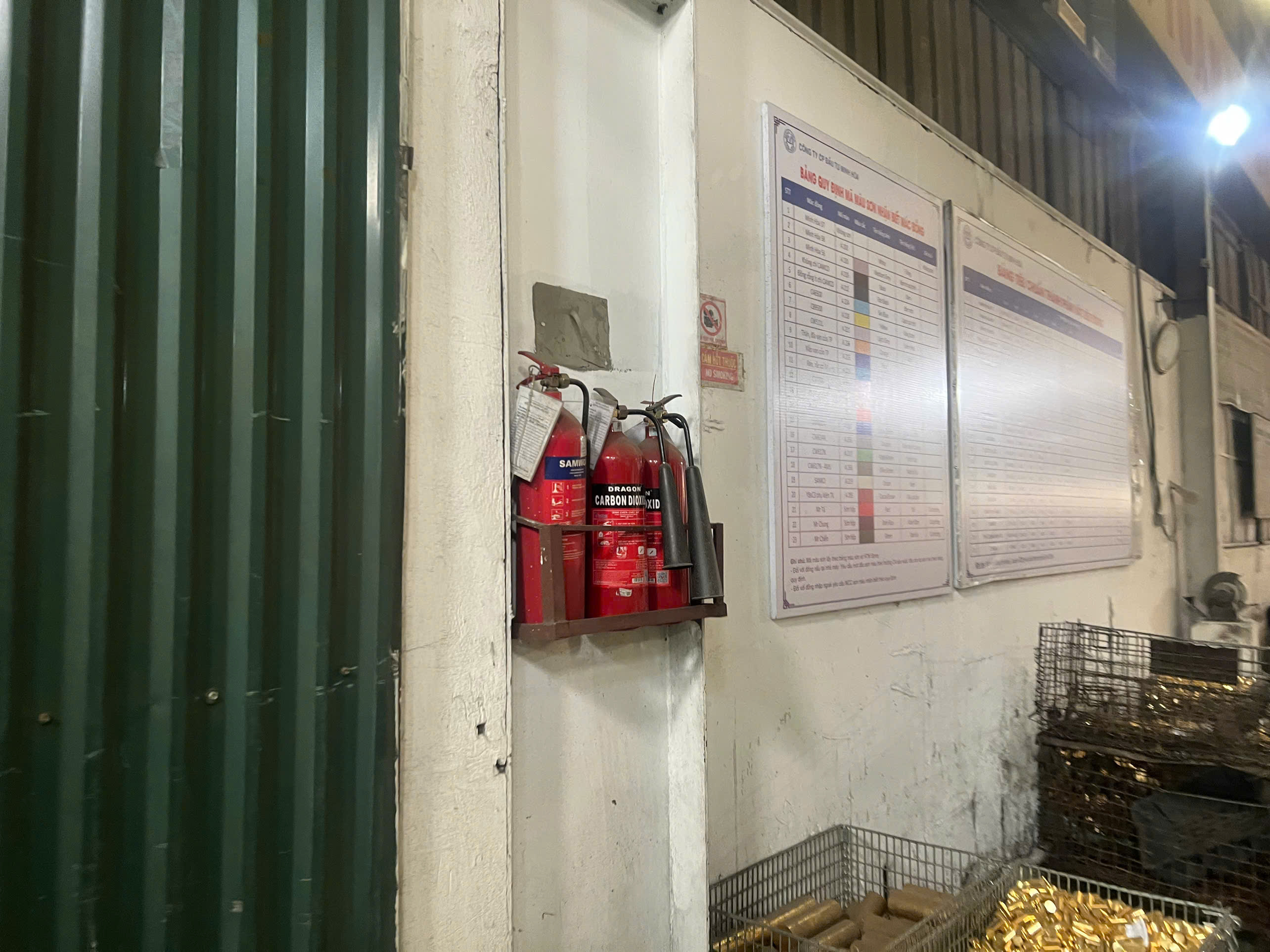 Fire extinguisher 1.jpg